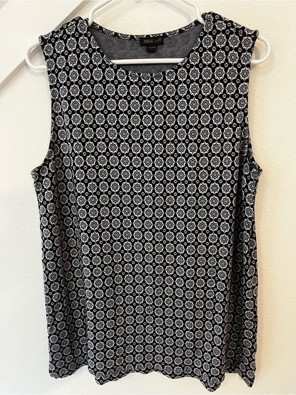J. Jill Black and White Geometric Sleeveless Tank Top